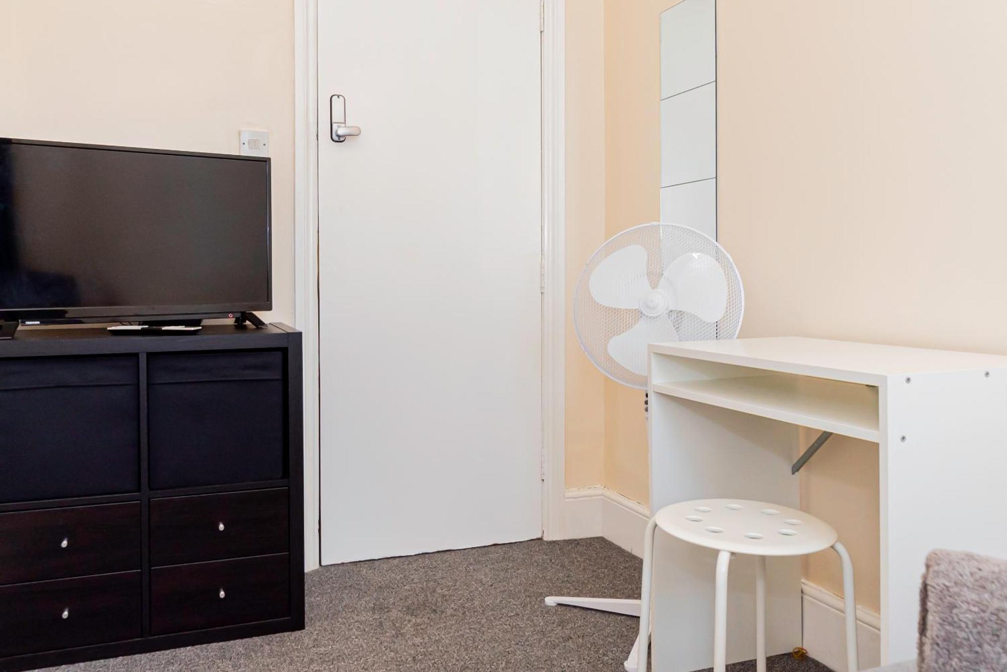 Shirley House 5, Guest House, Self Catering, Self Check In With Smart Locks, Use Of Fully Equipped Kitchen, Close To City Centre, Ideal For Longer Stays And Fawley Contractors Southampton Esterno foto